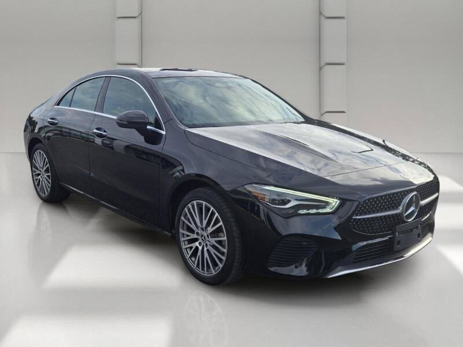 Used 2025 Mercedes-Benz CLA 250 image 3