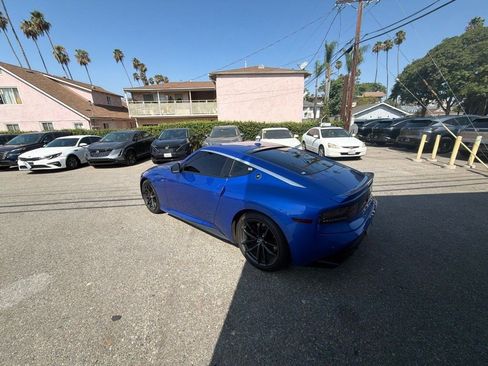 Used 2025 Nissan Z Performance w/ Floor Mat Package RWD image 3