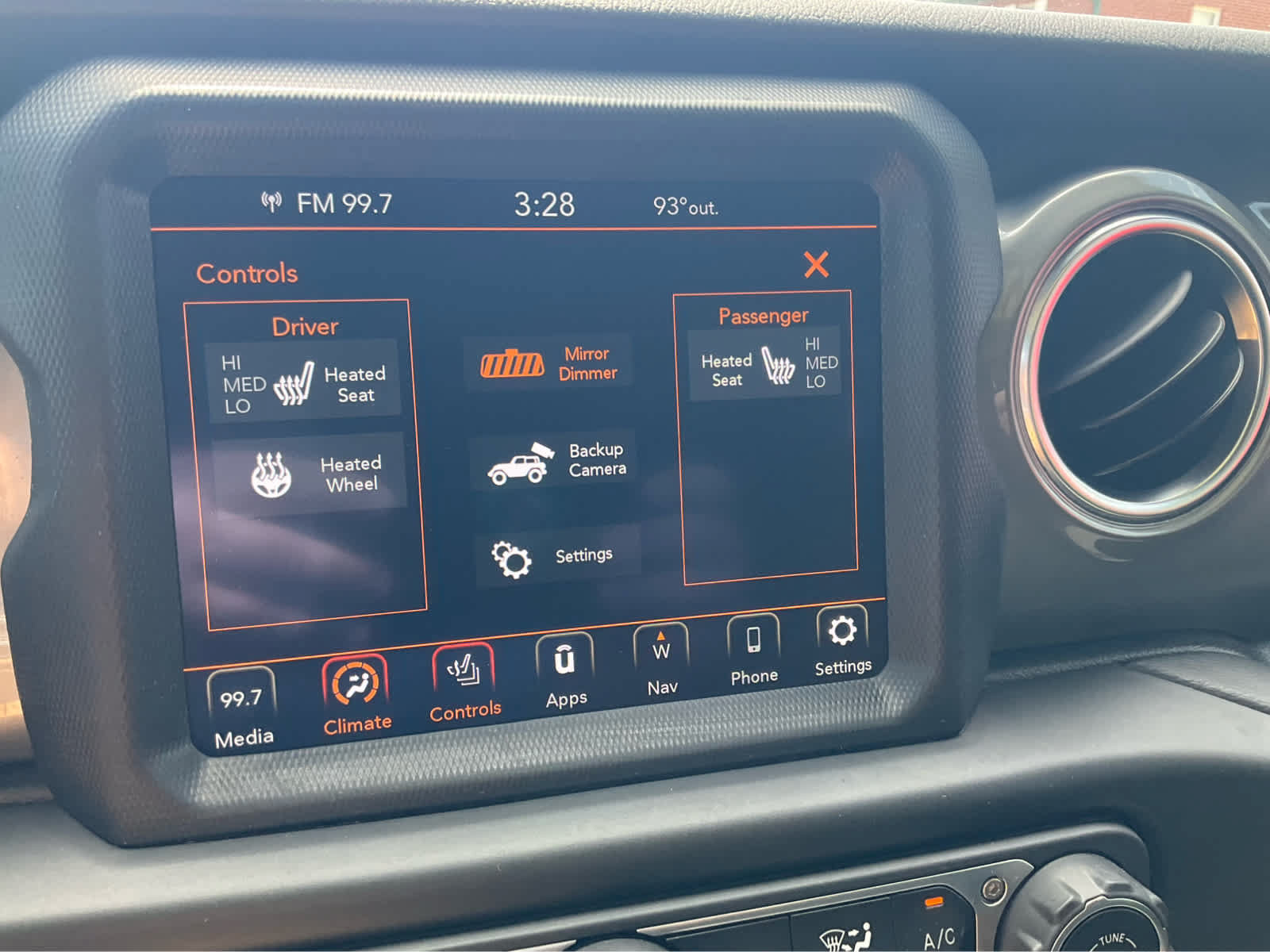 Used 2021 Jeep Wrangler Unlimited Sahara AWD/4WD image 8