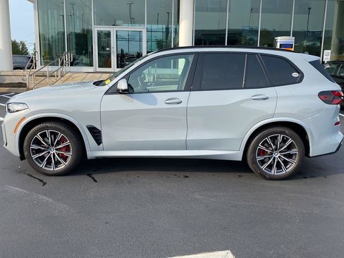 Used 2025 BMW X5 xDrive40i w/ M Sport Package AWD/4WD image 4