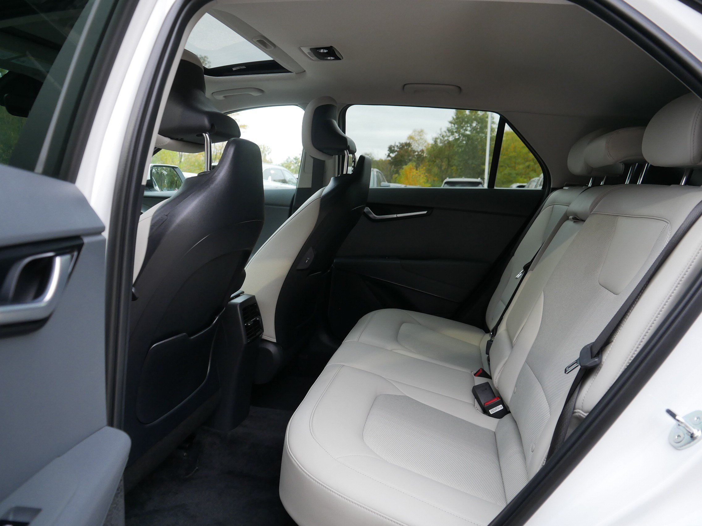 Certified 2025 Kia Niro EX Touring FWD image 36
