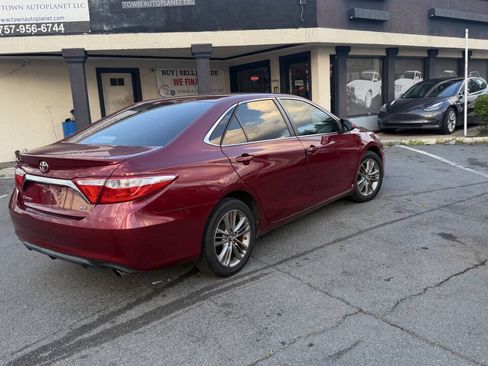 Used 2017 Toyota Camry SE FWD image 7
