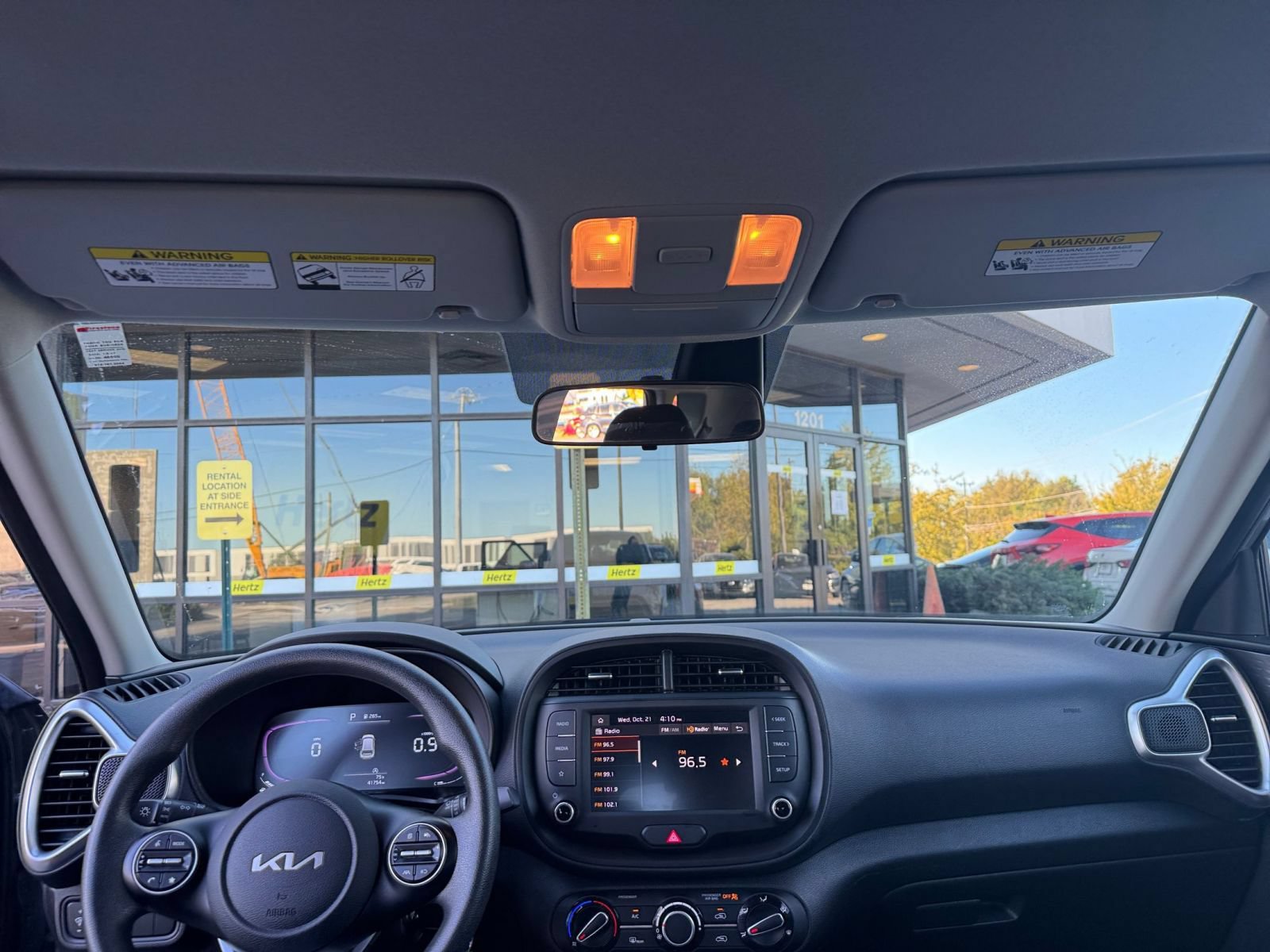 Used 2025 Kia Soul LX w/ LX Technology Package FWD image 30
