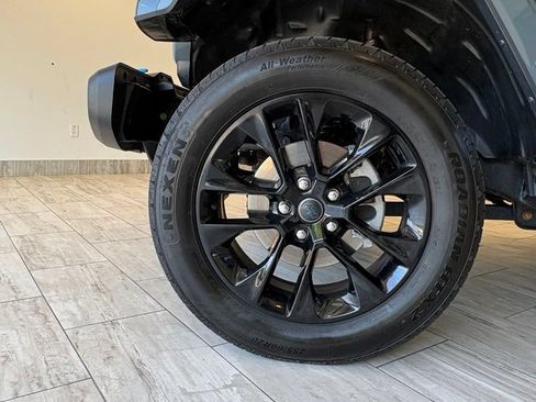 Used 2024 Jeep Wrangler Unlimited Sahara AWD/4WD image 11