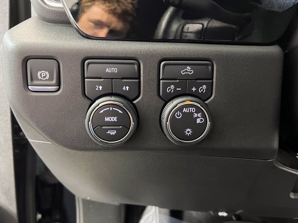 Certified 2024 Chevrolet Silverado 1500 LT AWD/4WD image 31