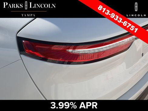 Used 2025 Lincoln Corsair Reserve image 9