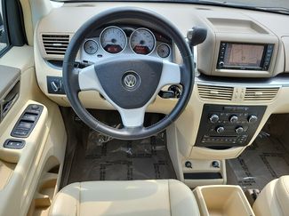 Used 2010 Volkswagen Routan SE FWD video 2