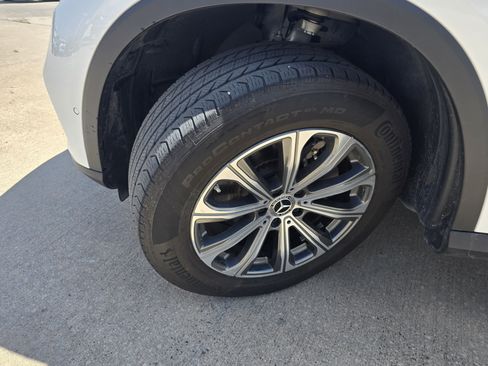 Used 2024 Mercedes-Benz GLC 300 4MATIC image 9