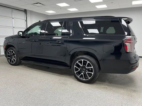 Used 2024 Chevrolet Suburban RST AWD/4WD image 6