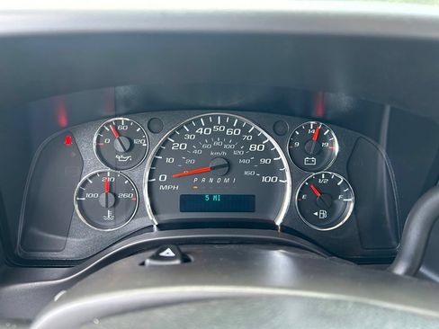 New 2026 Chevrolet Express 2500 Extended RWD image 17