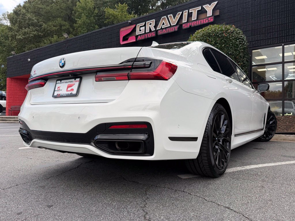 Used 2022 BMW 740i w/ M Sport Package RWD image 13