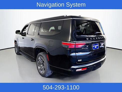 Used 2024 Jeep Wagoneer L Series II RWD image 9