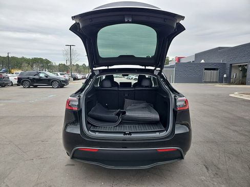 Used 2023 Tesla Model Y Long Range AWD/4WD image 17
