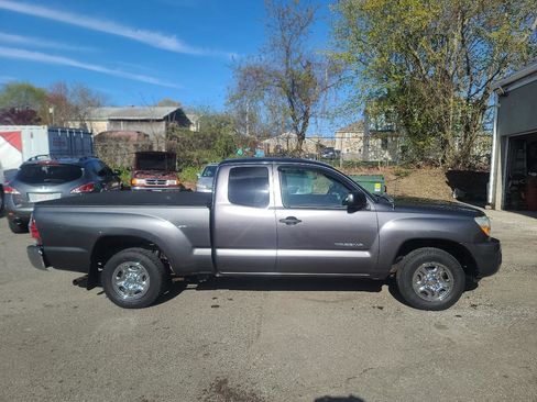 Used 2011 Toyota Tacoma 2WD Access Cab w/ SR5 Pkg #2 image 8