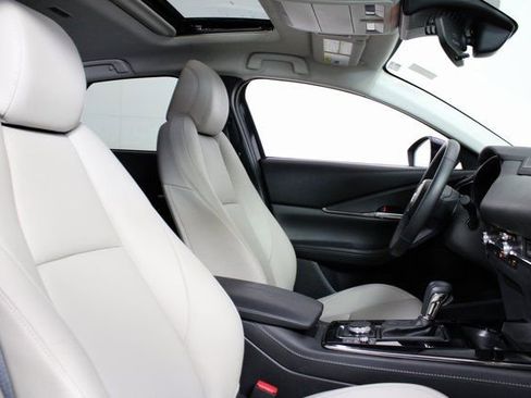 Used 2025 MAZDA CX-30 AWD 2.5 S w/ Preferred Package image 12