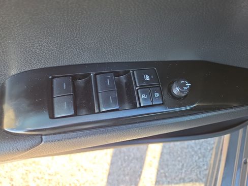 Certified 2025 Toyota Camry SE image 30