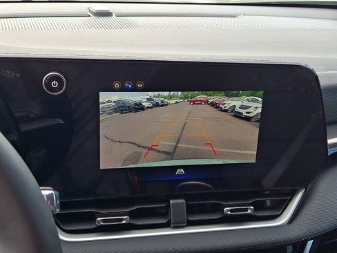 Used 2025 Chevrolet Equinox LT AWD/4WD image 18