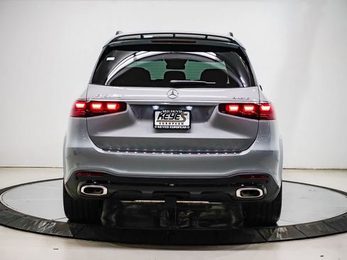 Used 2026 Mercedes-Benz GLS 580 4MATIC image 3