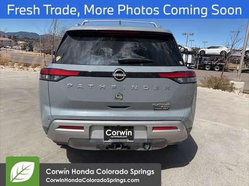 Used 2024 Nissan Pathfinder Platinum image 8