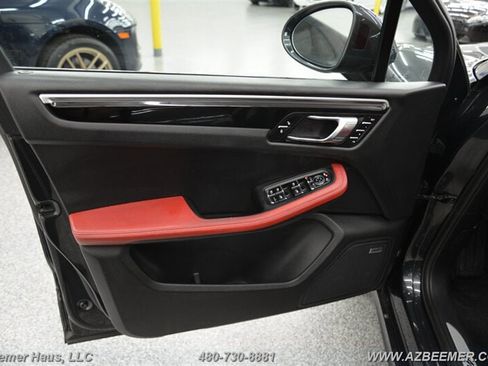 Used 2018 Porsche Macan GTS image 36