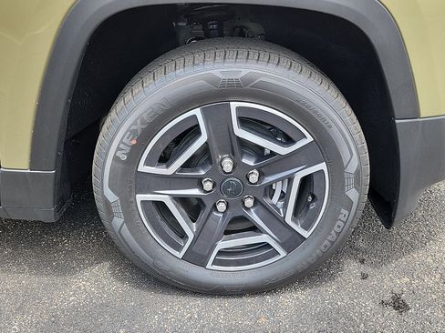 New 2026 Jeep Cherokee Laredo AWD/4WD image 8
