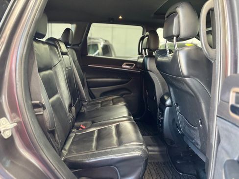 Used 2017 Jeep Grand Cherokee Limited AWD/4WD image 16