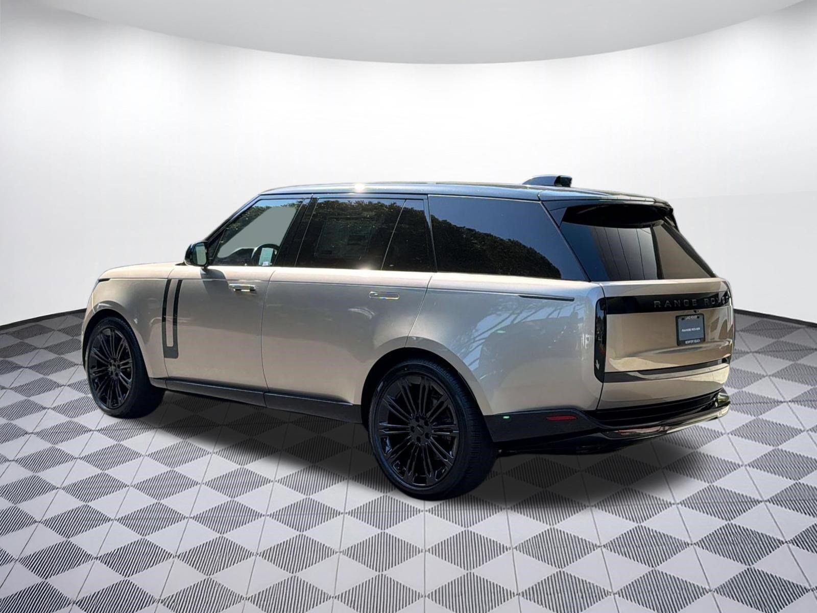 New 2026 Land Rover Range Rover Long Wheelbase SE AWD/4WD image 3
