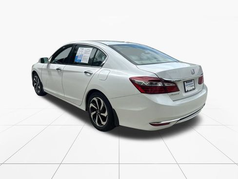 Used 2016 Honda Accord EX image 6