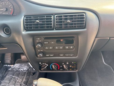 Used 2004 Chevrolet Cavalier Coupe w/ Preferred Equipment Group FWD image 14