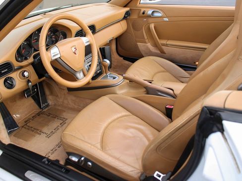 Used 2005 Porsche 911 Carrera RWD image 16