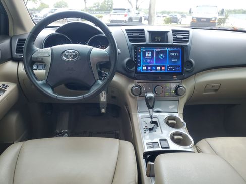 Used 2010 Toyota Highlander Base image 10