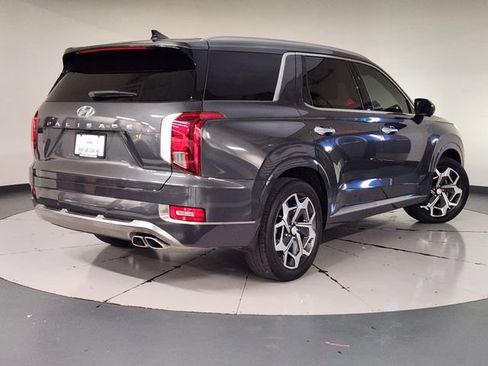 Used 2022 Hyundai Palisade Calligraphy w/ Cargo Package FWD image 2