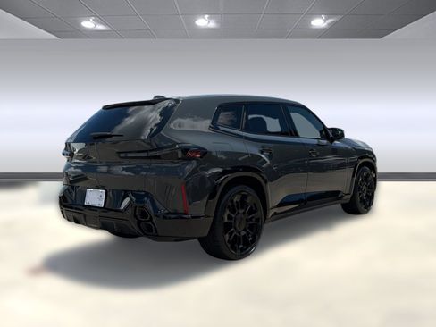 Used 2025 BMW XM AWD/4WD image 9