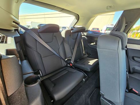 Used 2025 Volvo XC90 B6 Plus image 35