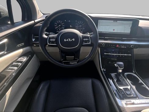 Used 2024 Kia Carnival SX Prestige FWD image 6