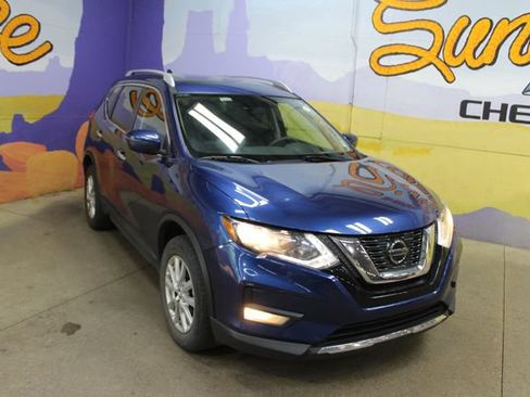 Used 2020 Nissan Rogue SV AWD/4WD image 3