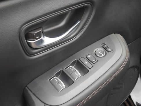 Used 2025 Honda HR-V Sport image 13