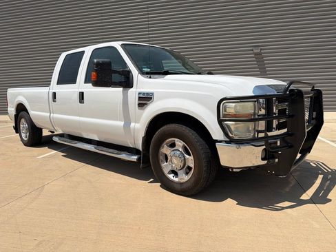 Used 2010 Ford F250 XLT RWD image 1