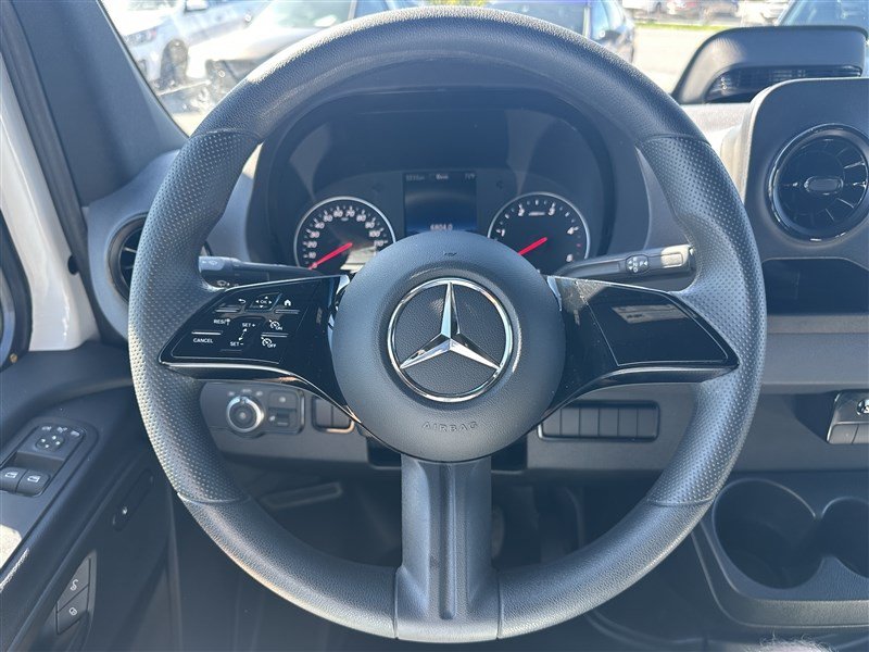 Used 2026 Mercedes-Benz Sprinter 2500 w/ Dashboard Charging Package image 21