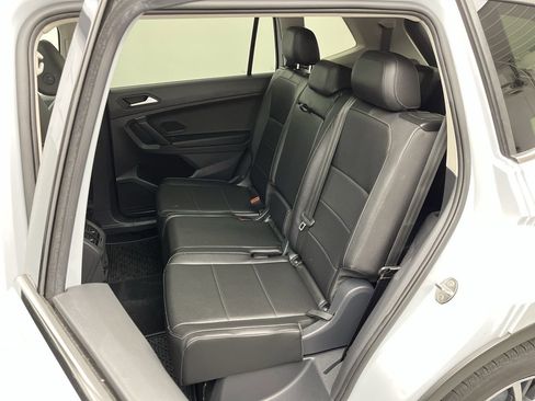 Used 2019 Volkswagen Tiguan SEL Premium R-Line image 11