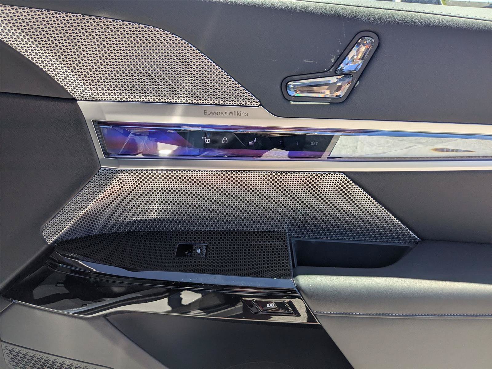 Used 2024 BMW i7 eDrive50 w/ Executive Package RWD image 36