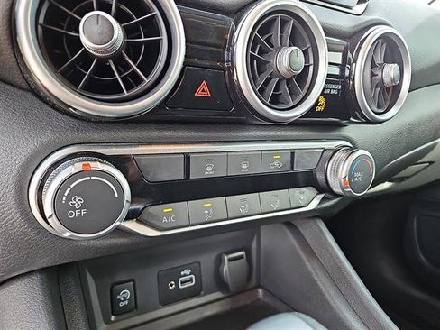 Used 2025 Nissan Sentra S image 18