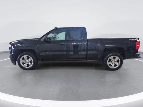 Used 2017 Chevrolet Silverado 1500 Custom w/ Custom Convenience Package AWD/4WD image 7