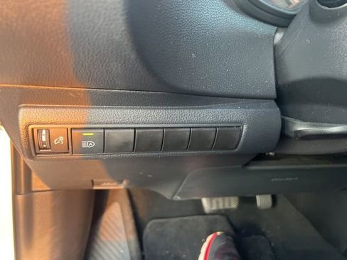 Used 2020 Toyota Corolla LE image 13