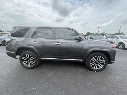 Used 2022 Toyota 4Runner Limited AWD/4WD image 2