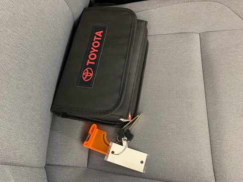 Used 2025 Toyota Camry LE image 43