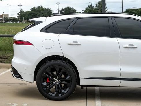 Used 2025 Jaguar F-PACE R-Dynamic S AWD/4WD image 8