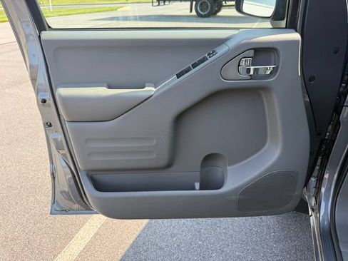 Used 2019 Nissan Frontier SV AWD/4WD image 22