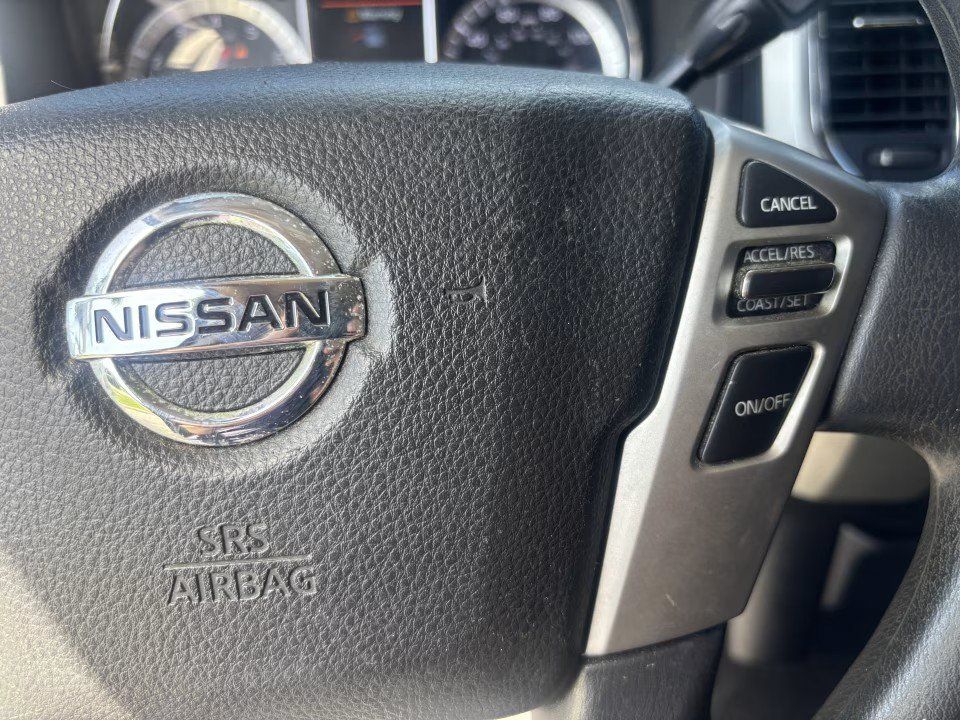 Used 2019 Nissan Titan SV RWD image 27