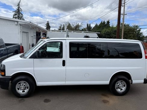 Used 2023 Chevrolet Express 3500 LS RWD image 5